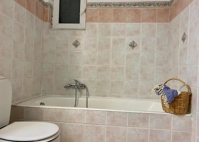 Center, Cozy With A Stunning View - No 2 *