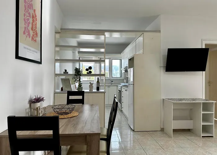 Center, Cozy With A Stunning View - No 2 Daire İstanköy