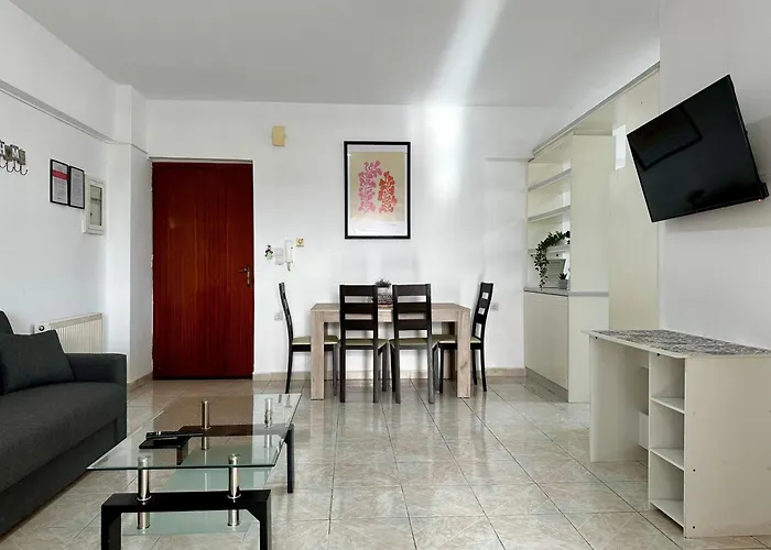 Center, Cozy With A Stunning View - No 2