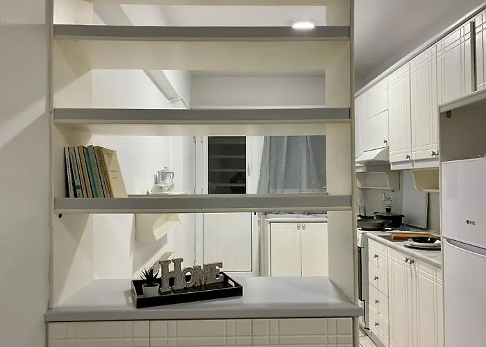 아파트 Center, Cozy With A Stunning View - No 2 코스 타운