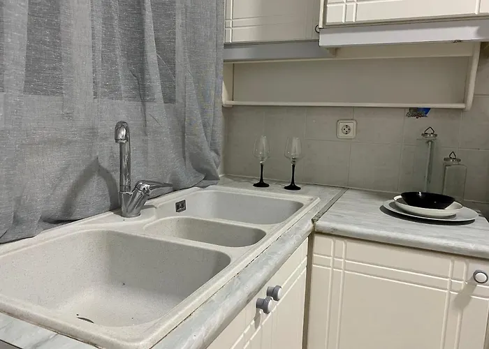 Center, Cozy With A Stunning View - No 2