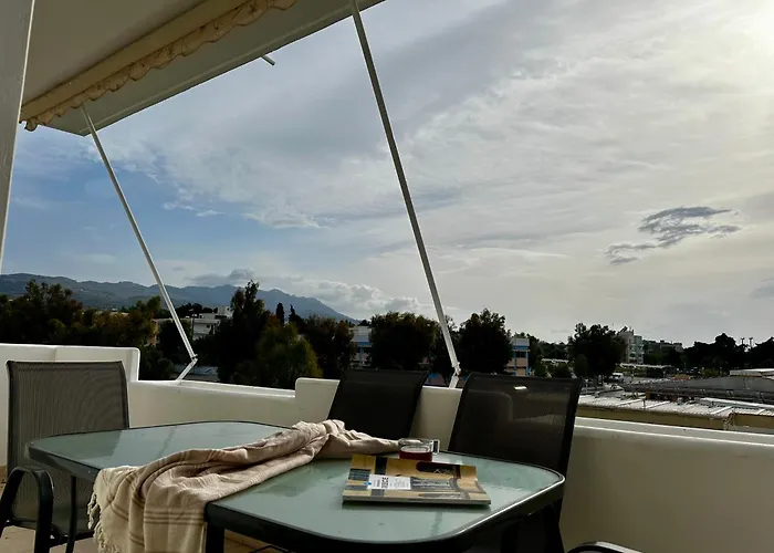 Center, Cozy With A Stunning View - No 2 아파트 코스 타운